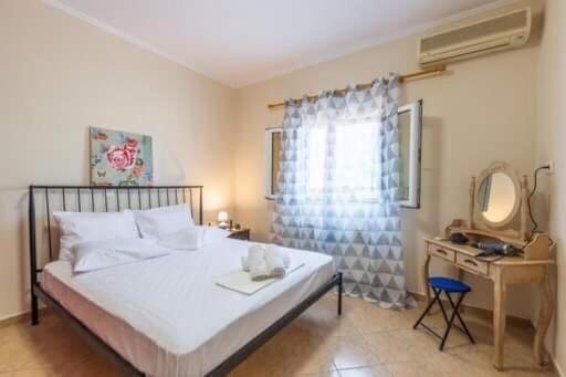 Sofis Private House With Big Garden Apartment Alykes Potamou Bagian luar foto